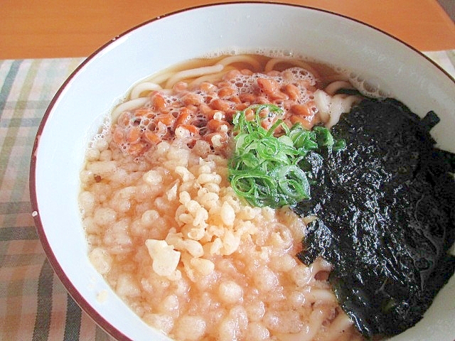 納豆と海苔と天かすのあったかうどん