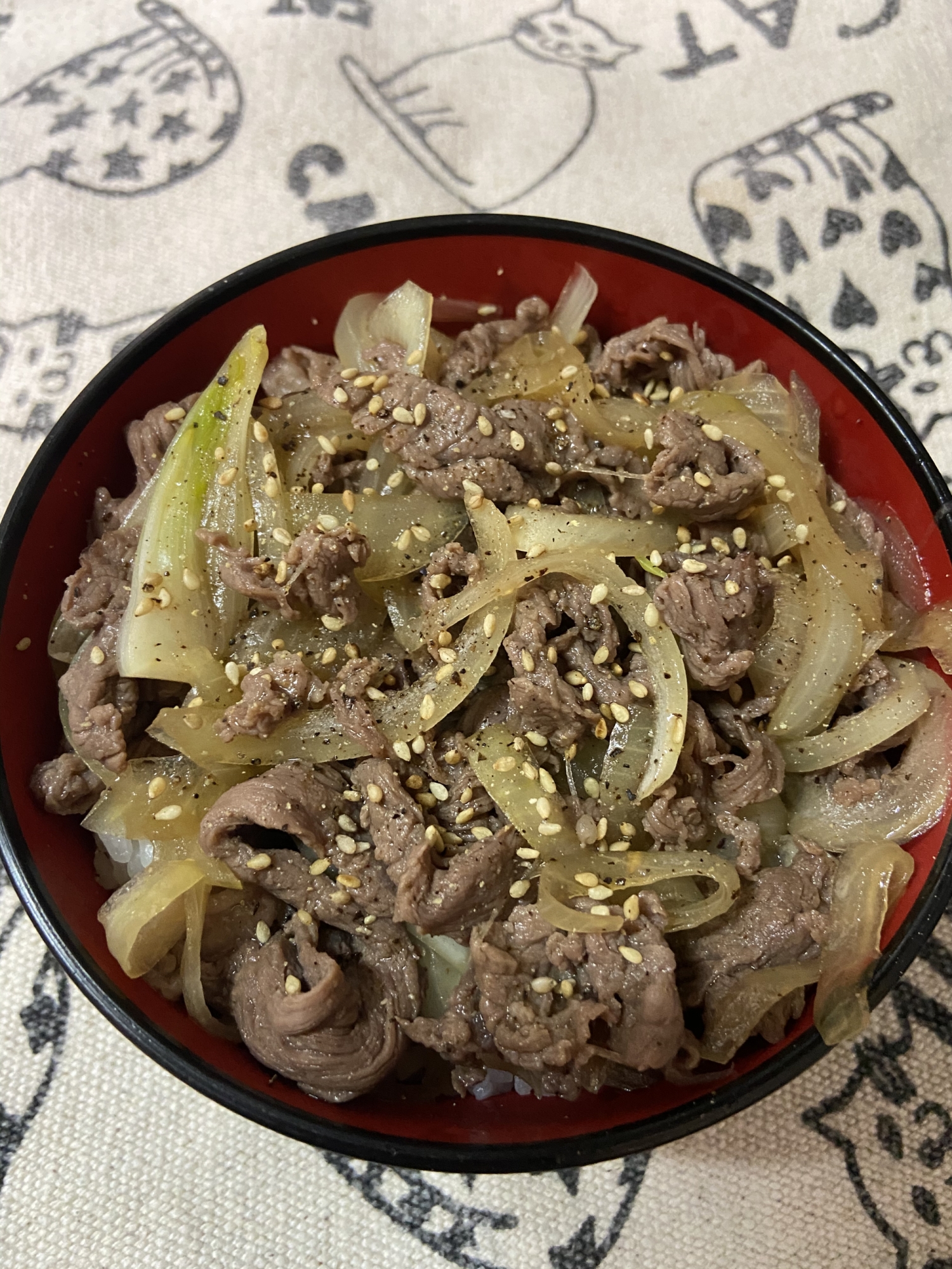 めんつゆを使った肉が柔らかい牛丼