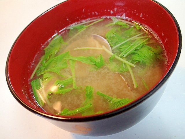 かつおだしと液味噌で　あさりと水菜のお味噌汁