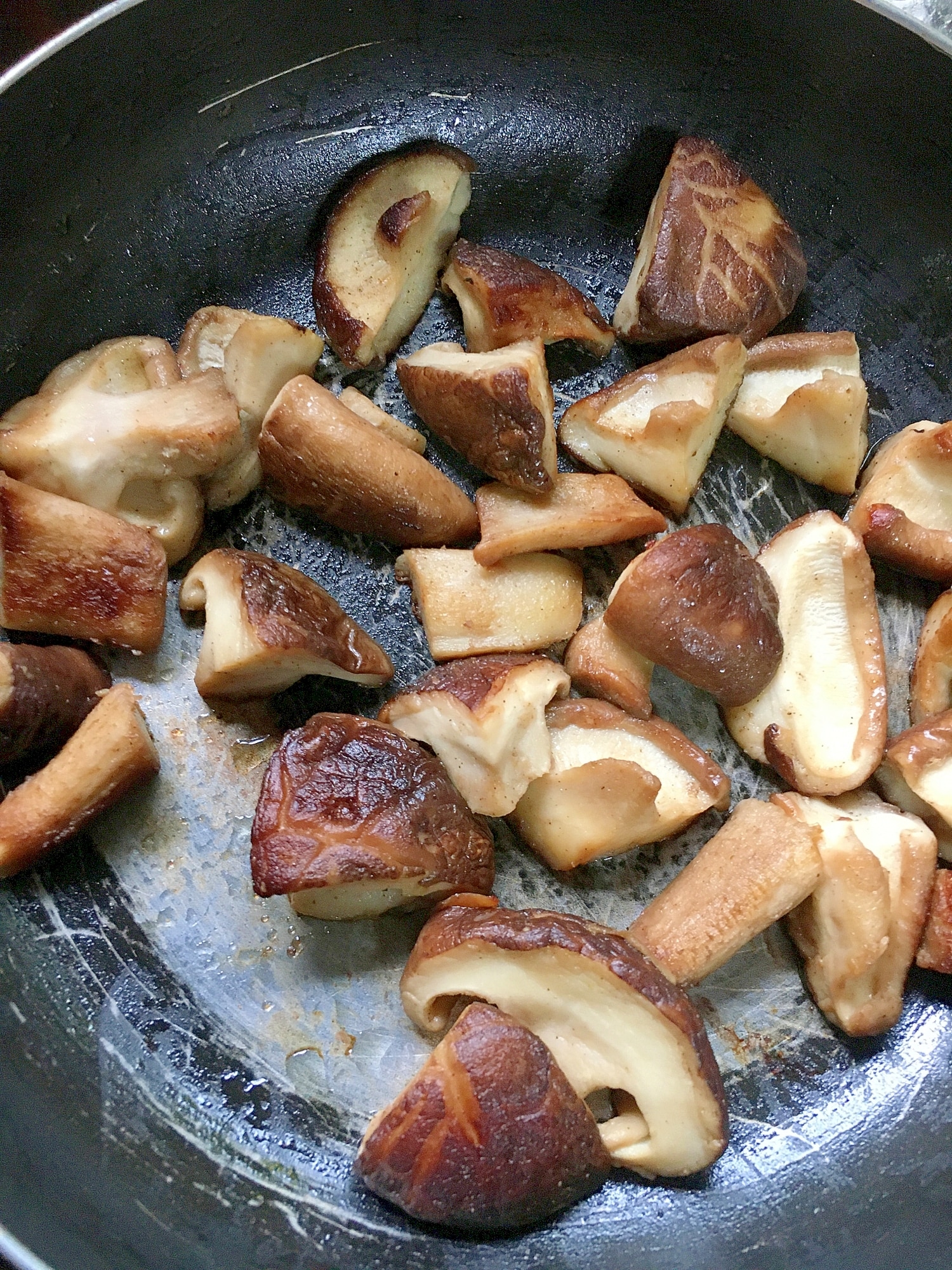 しいたけ バター トップ 醤油 フライパン