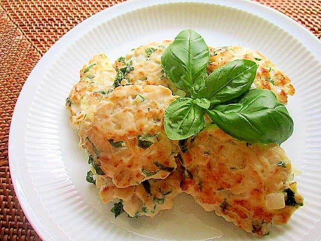 鶏むね肉とハーブのヘルシーつくね