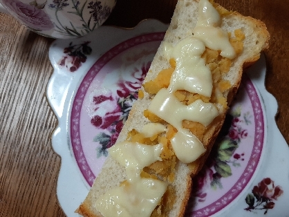 焼き芋チーズトースト