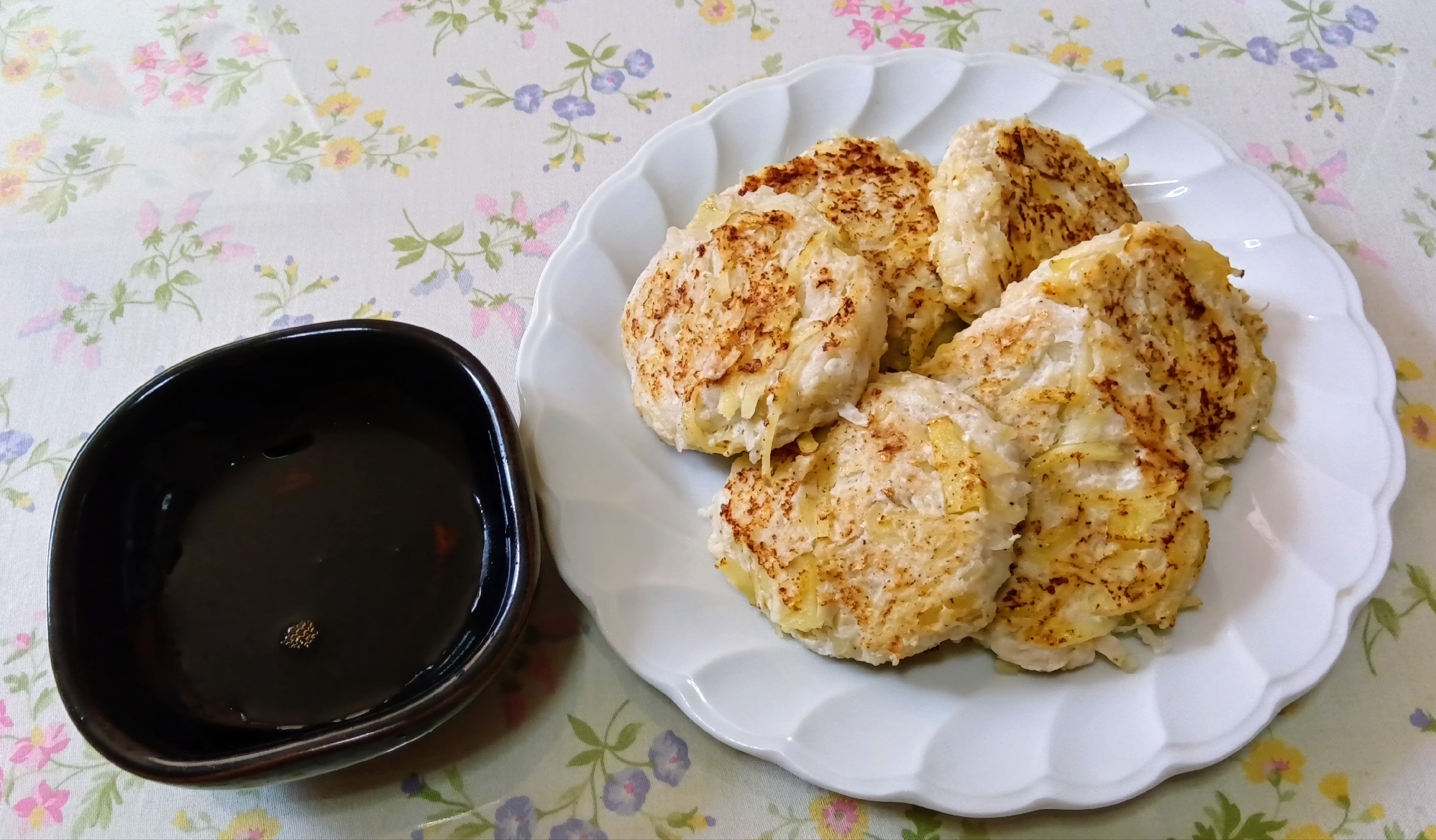 混ぜて焼くだけ♪いも大根ナゲット