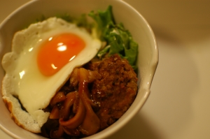 ロコモコ丼