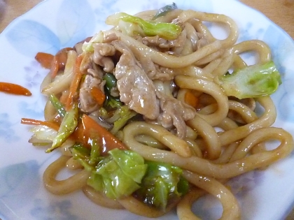 お好みソースと醤油で焼きうどん