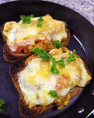 ツナトマトのカレーウスター焼きトースト