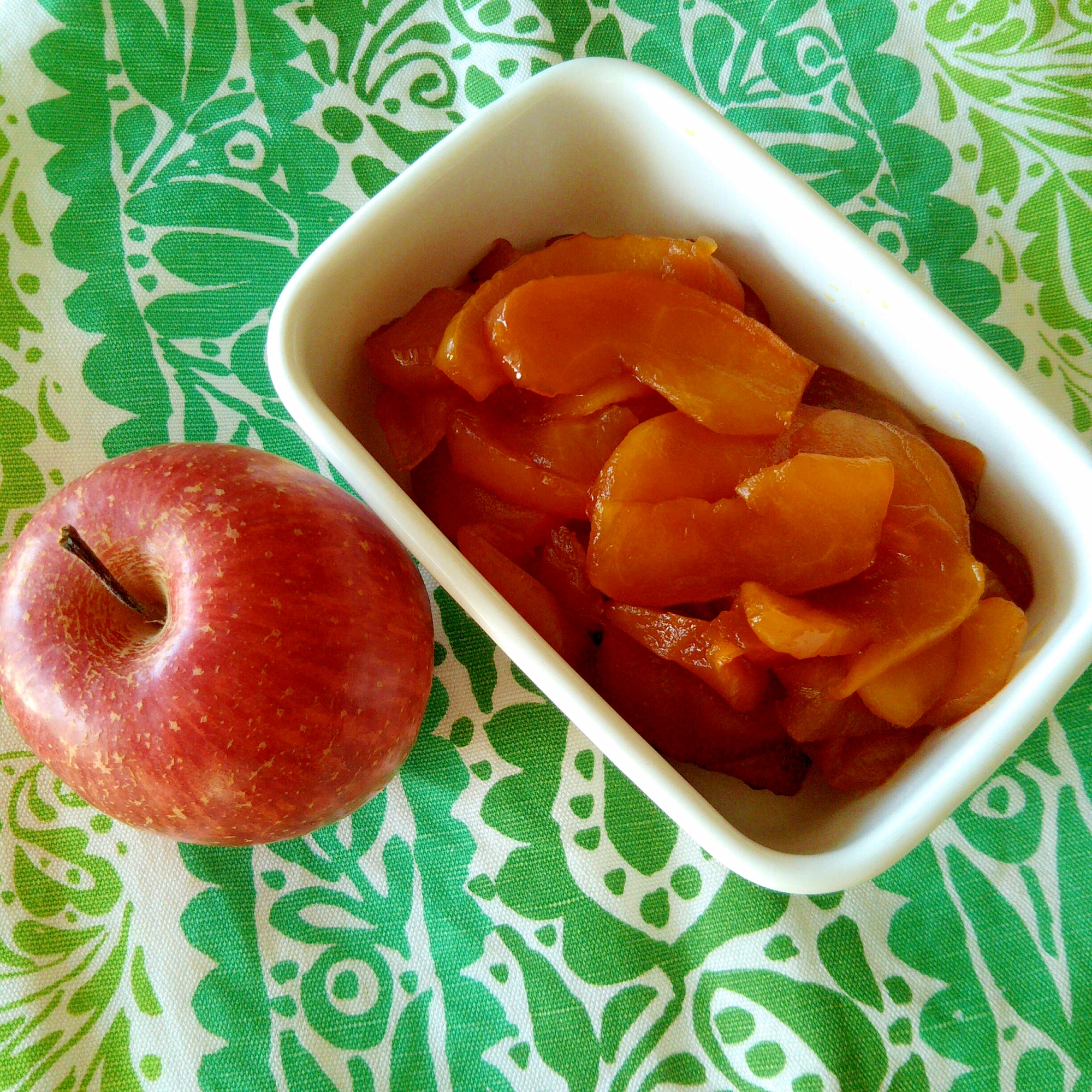 りんごのキャラメル煮