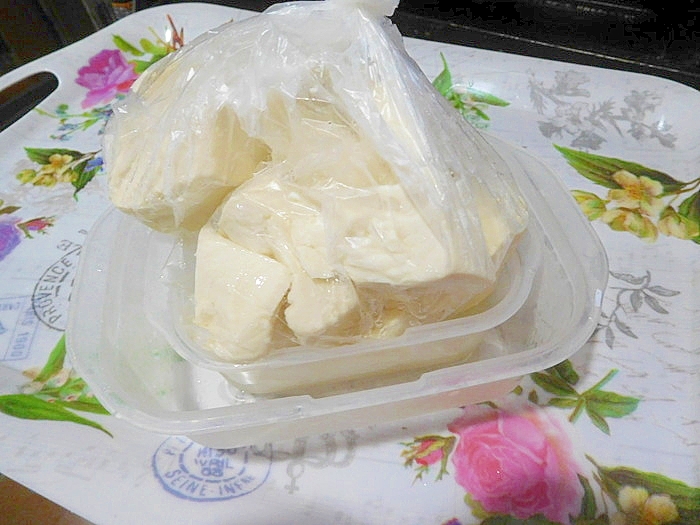 穴開きポリ袋使用！豆腐の水切り方法