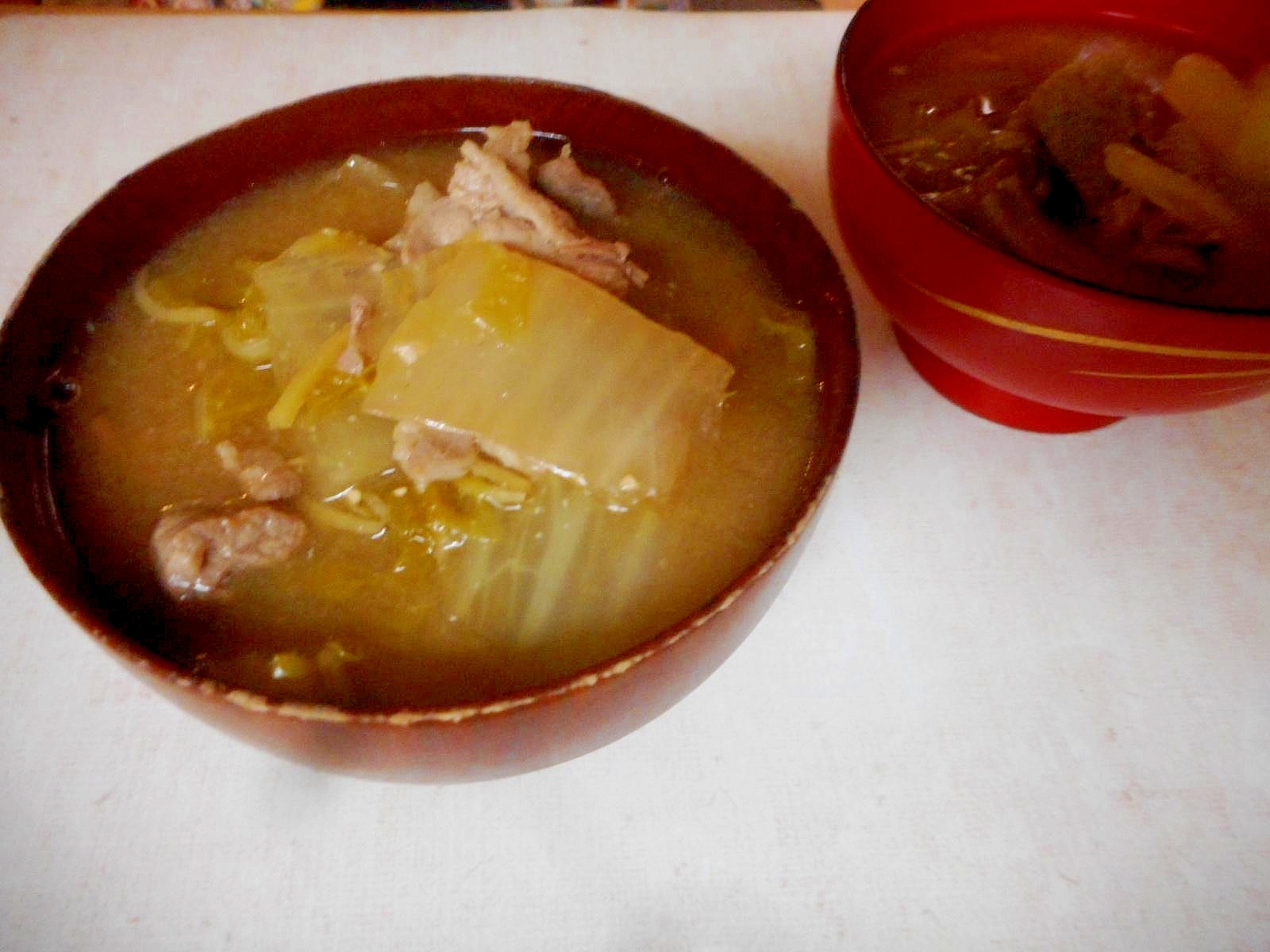 豚肉と白菜の生姜味噌汁