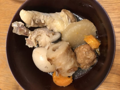 初めて作りましたが、手羽元の出汁が出て、とてもおいしかったですo(^_^)o野菜もたくさん食べられました☆