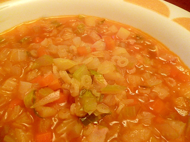 食べるスープ☆サフランの黄色いミネストローネ風