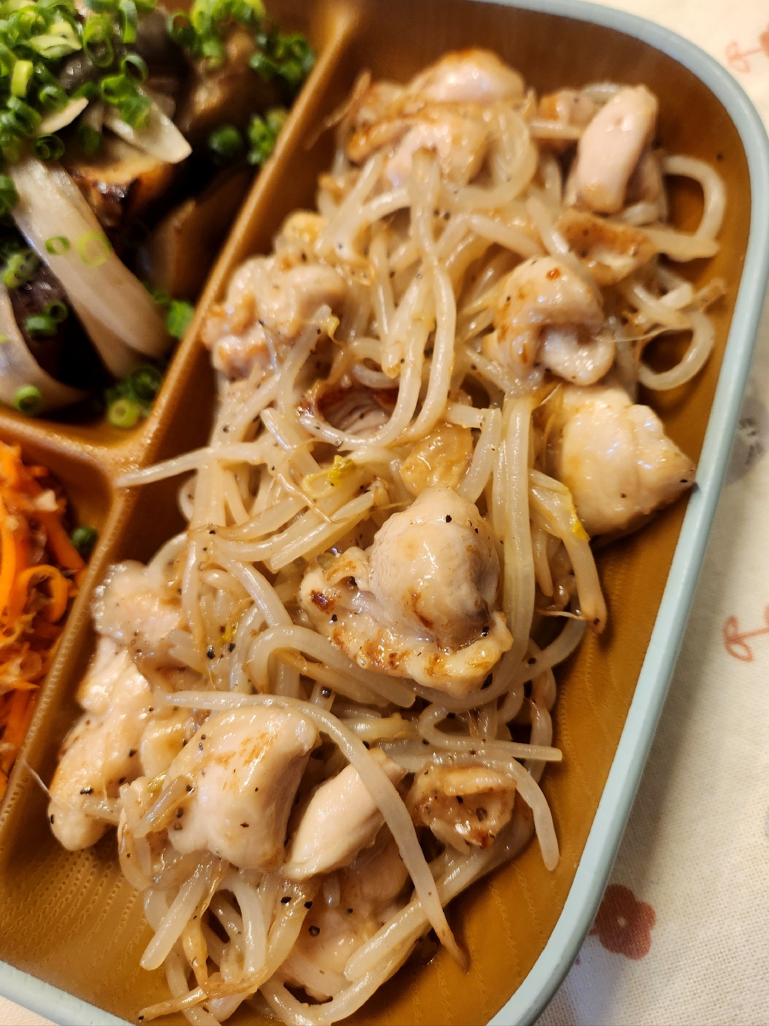 【おつまみ】鶏肉ともやしのおつまみ炒め