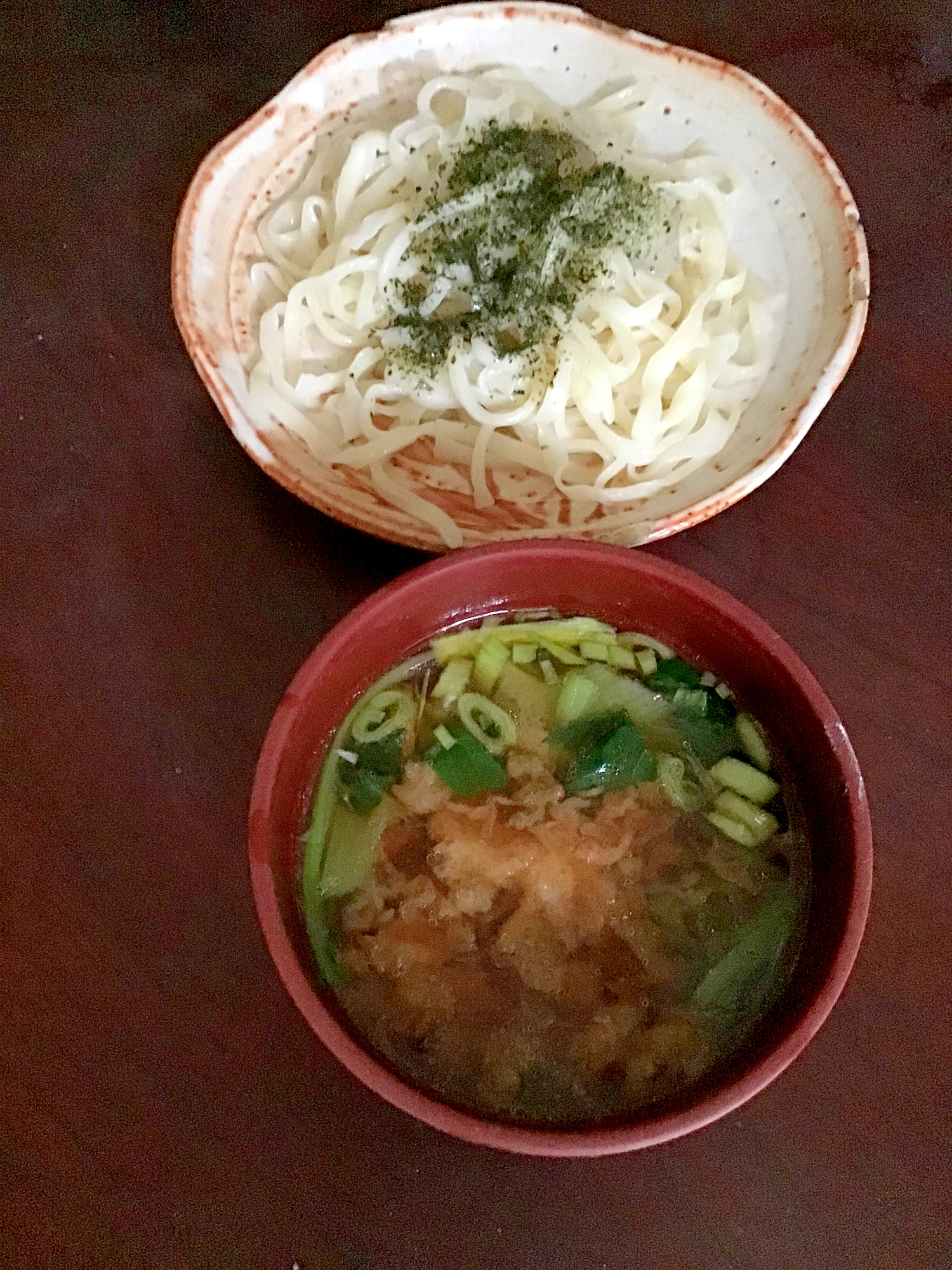 シラスと人参玉ねぎのかき揚げと小松菜入り盛うどん。