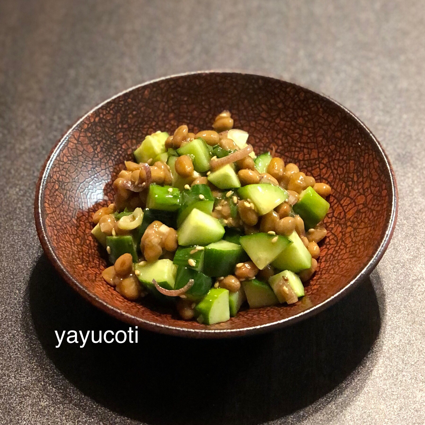 香味野菜でさっぱり中華風納豆丼