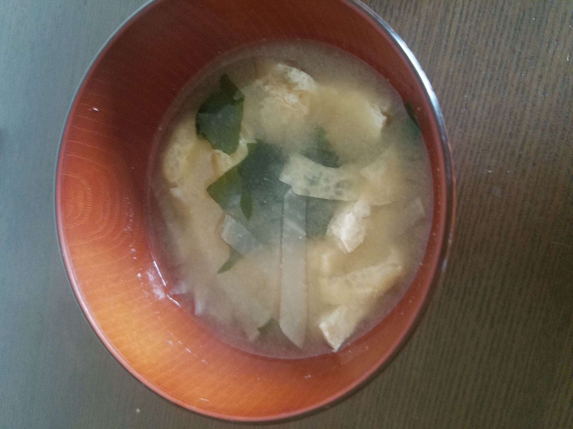 大根と小揚とワカメの味噌汁。