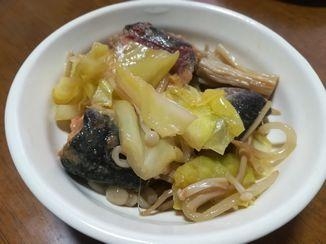 さば缶とキャベツの煮物