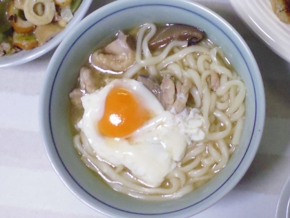 ♥　落とし玉子＆蒲鉾入りきつねうどん　♥