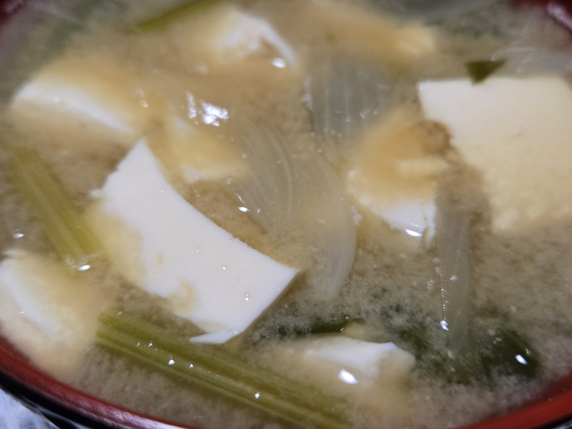 ほうれん草と新玉ねぎと豆腐のお味噌汁