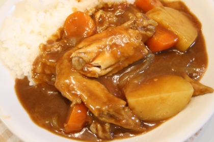 圧力鍋でやわらかお肉　骨付きチキンカレー