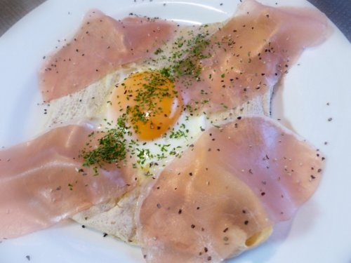 九州パンケーキのガレット風生ハム添え レシピ 作り方 By くっきんぐまみー 楽天レシピ