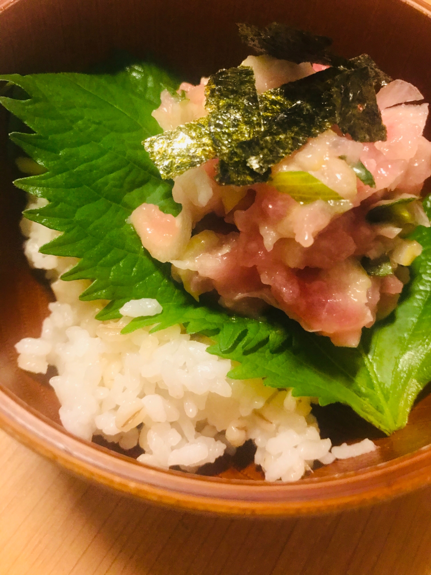 ネギと大葉のネギトロ丼