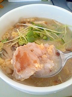 少ないご飯でOK！　鶏とキノコの雑炊
