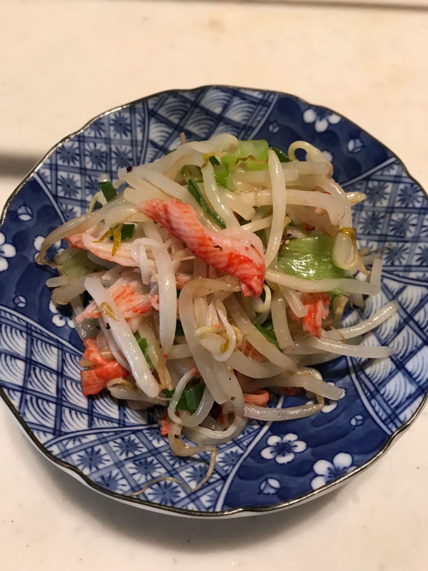 ナンプラー香る♪葱ともやしのレンジ蒸し。カニ風味