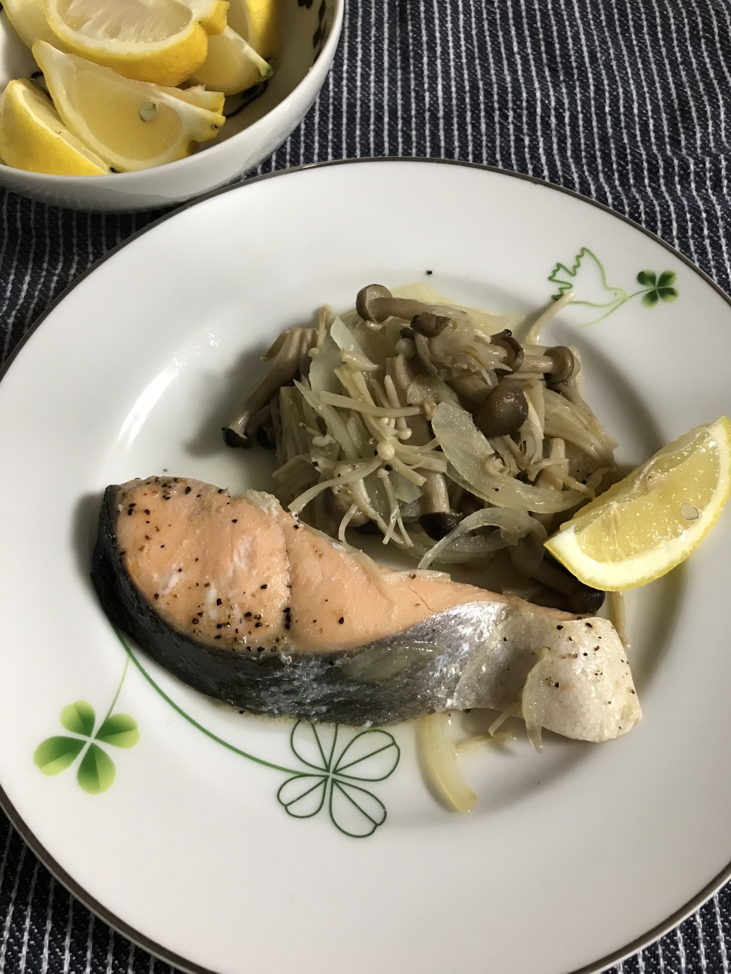 今日の夜ごはん　鮭のグリル焼き