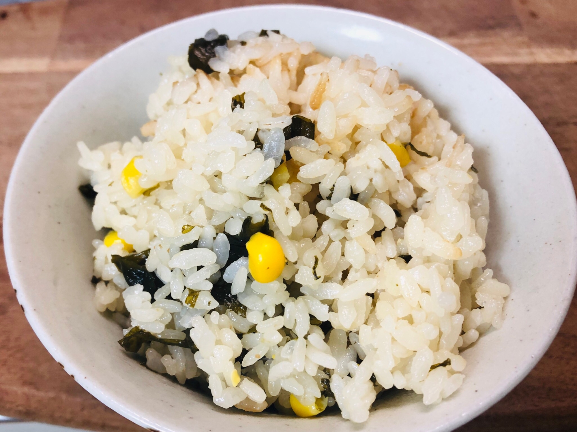 炊飯器に入れるだけ 簡単 わかめご飯 レシピ 作り方 By Aimee 楽天レシピ