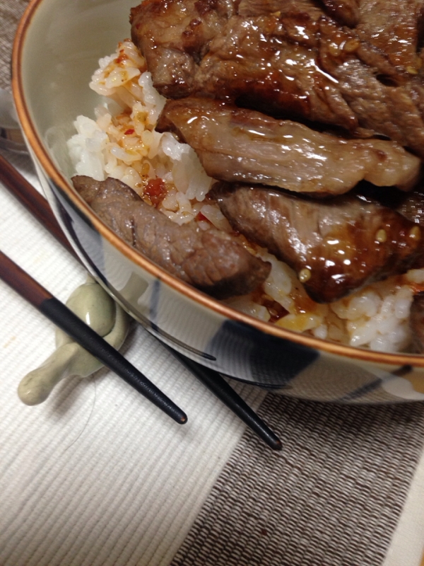 スタミナ満点(*^^*)焼肉丼☆