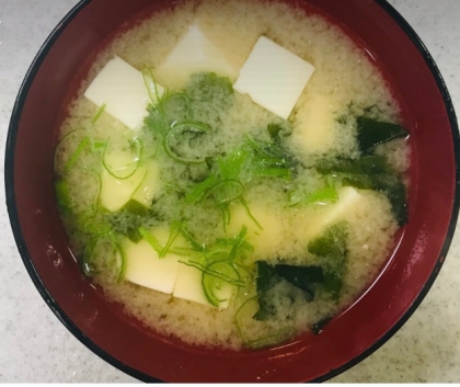 塩分控えめ☆豆腐とわかめの味噌汁