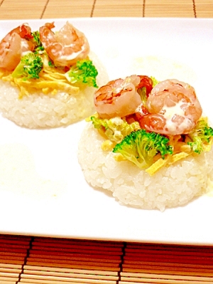 えびとブロッコリーのひな祭り寿司
