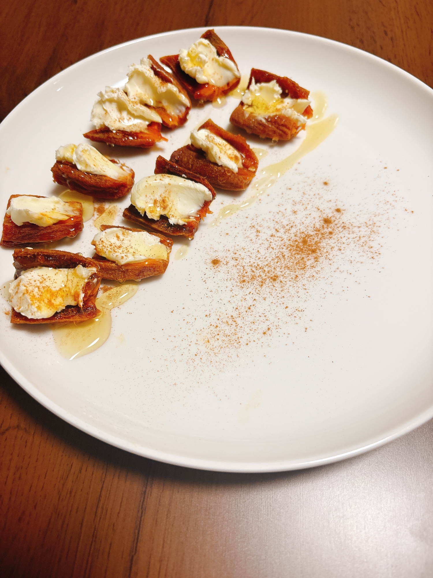 晩酌のおとも、クリームチーズ干し柿