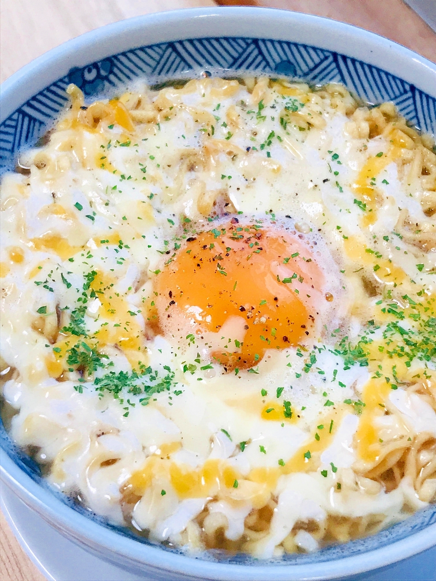 アレンジチキンラーメン チーズ たまごラーメン レシピ 作り方 By Bistromiti R 楽天レシピ