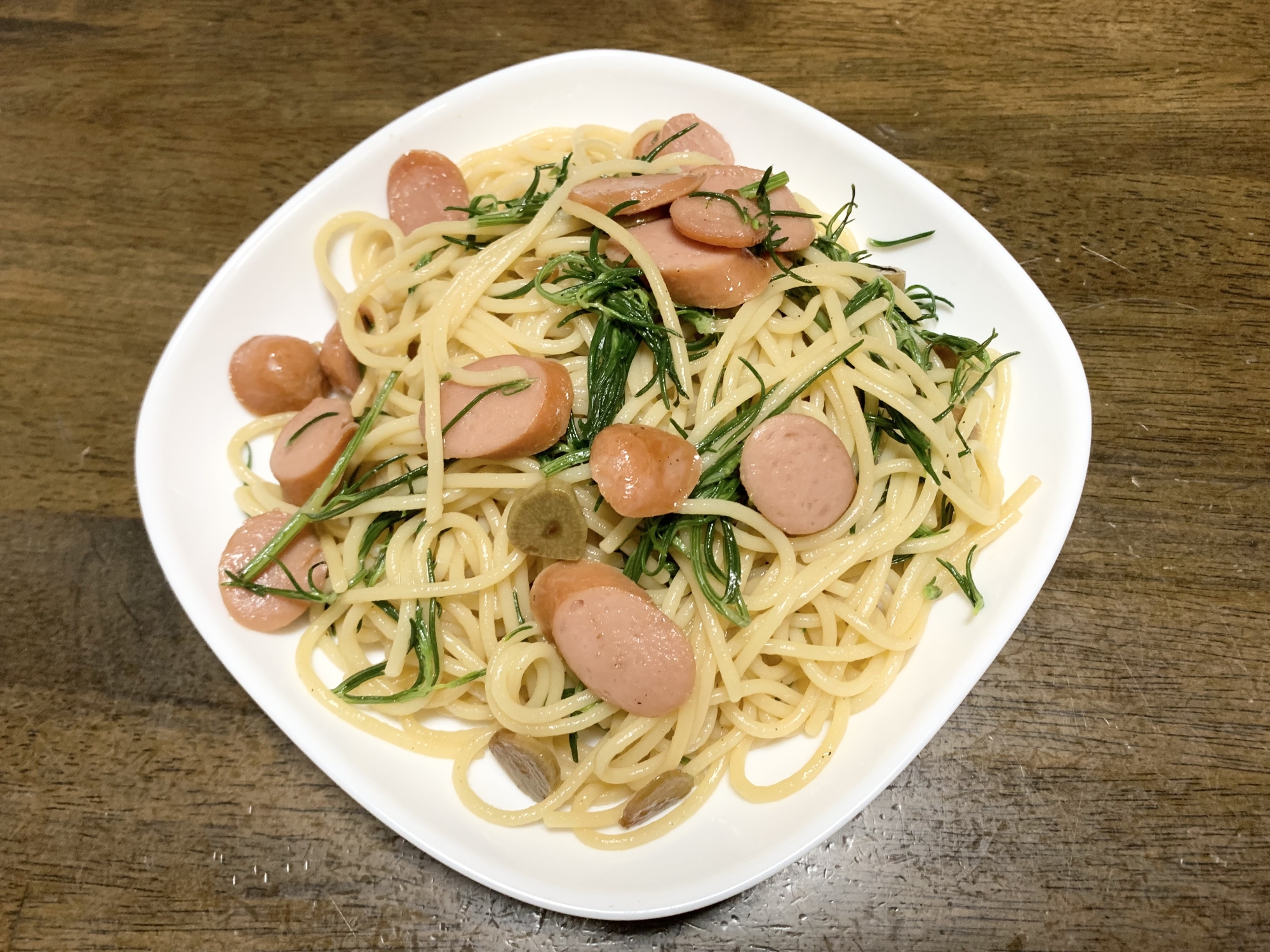 パスタレシピ　　おかひじきのバター醤油パスタ