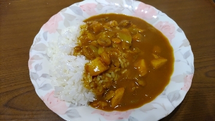 具材を炒める時にカレー粉を加えて作るのは初めてでしたが、とても美味しかったです(*^^*)
家族にも好評でした。