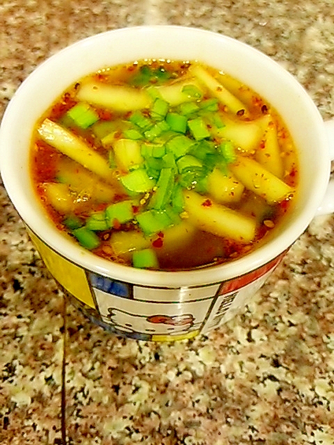 スイカの皮とゴーヤのピリ辛中華春雨スープ