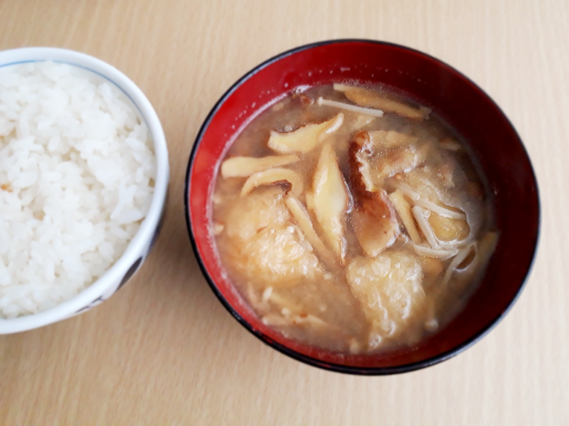 季節をいただく！落葉キノコのお味噌汁