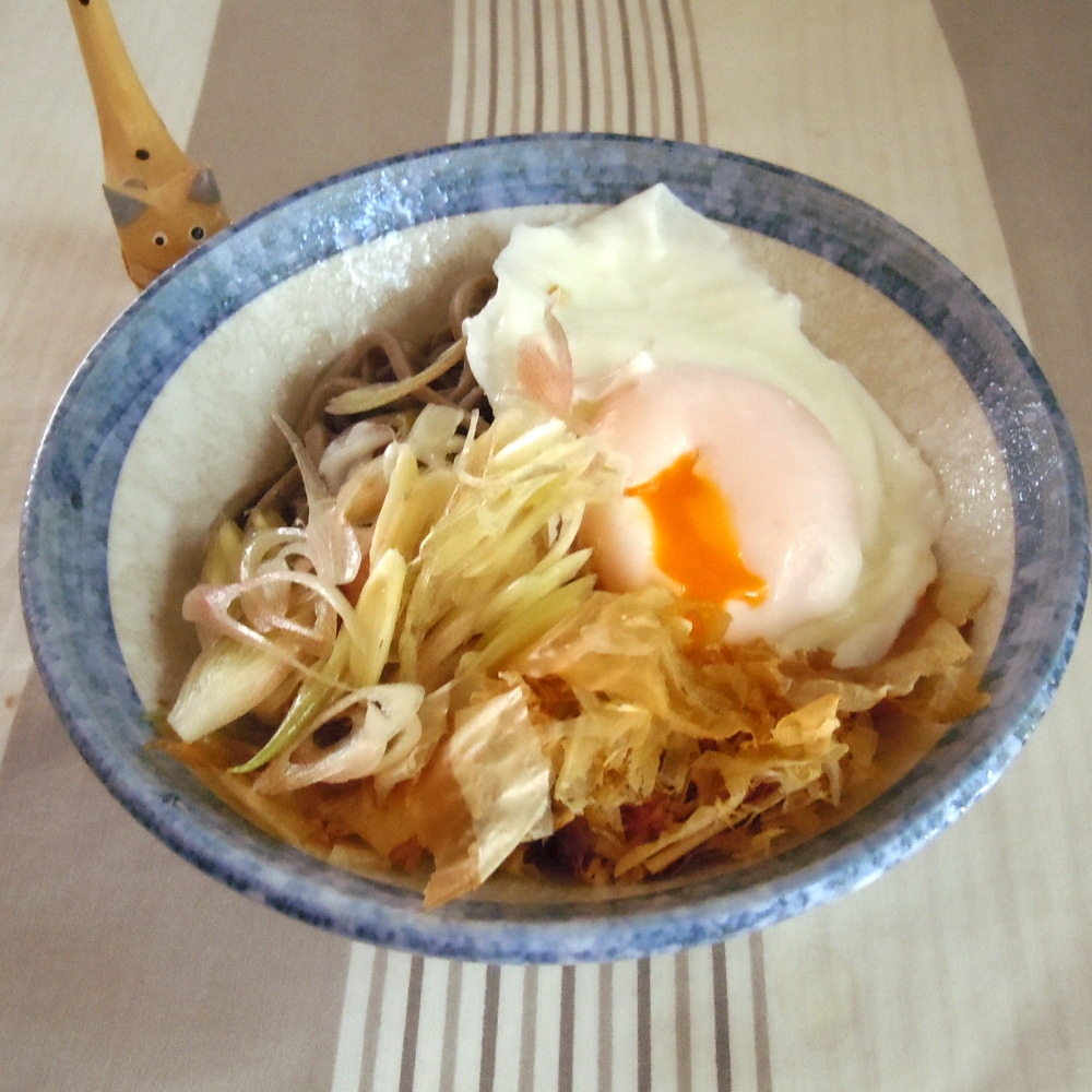 夏にさっぱり香味野菜香る卵そば