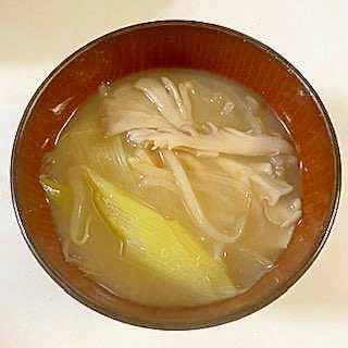希なり舞茸と長ねぎともやしの味噌汁