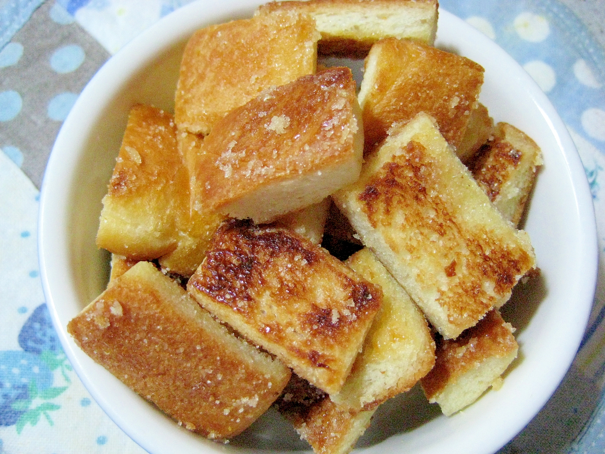 フライパンで簡単!☆パンの耳でサクサクラスク☆