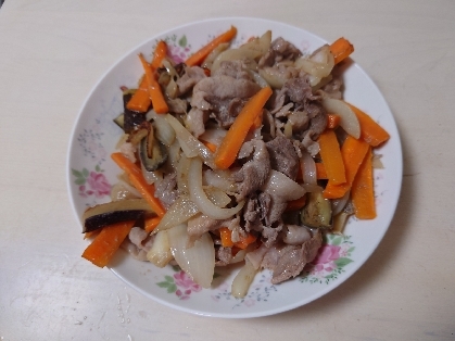 今日は豚肉と人参と玉ねぎのぽん酢炒めを作りました。同じ豚肉を使った料理と言う事で作ったよレポートを送らせて頂きました。