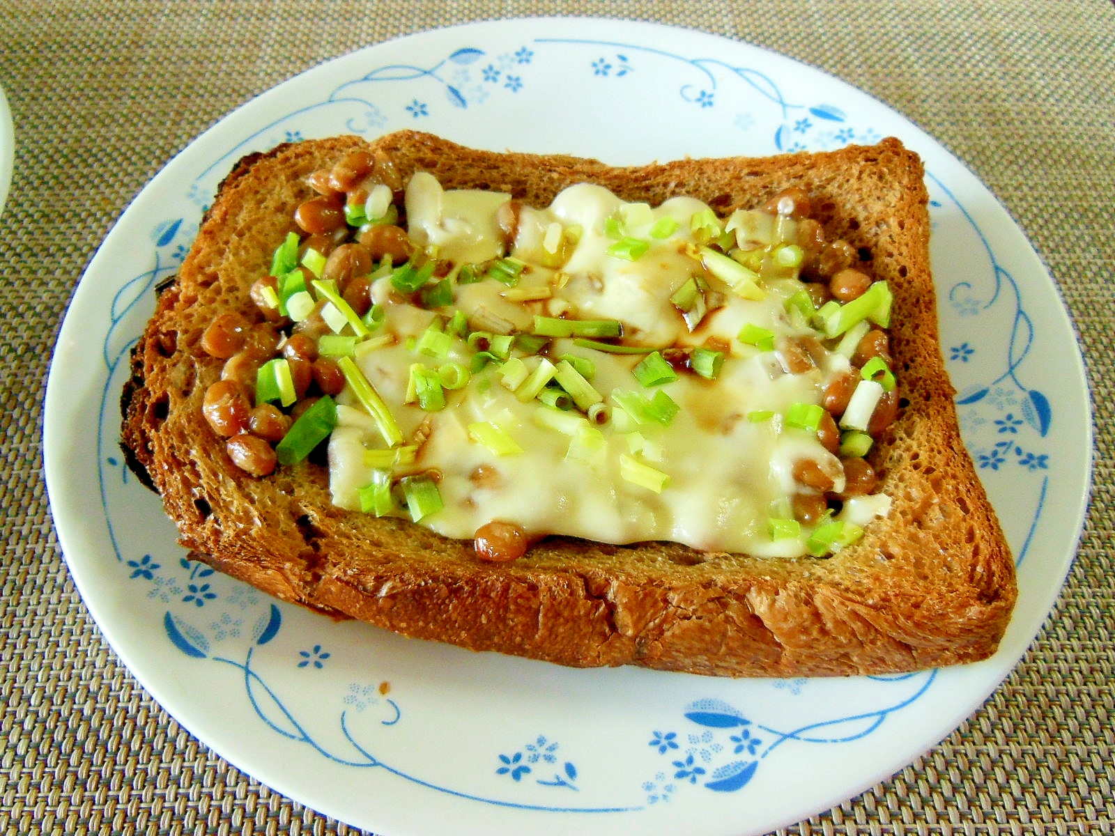 万願寺唐辛子と納豆のチーズトースト☆