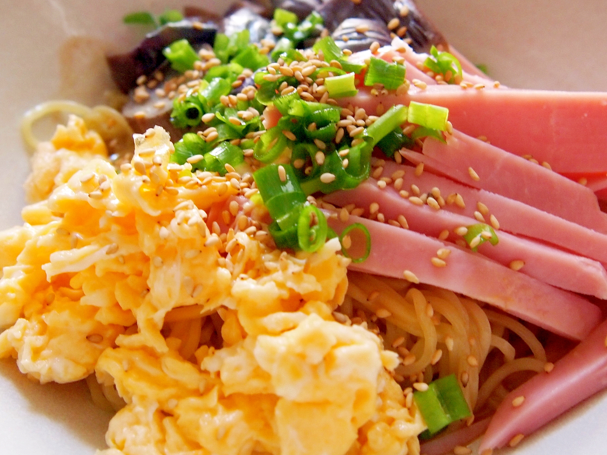 なすとハムと卵の冷やし中華 レシピ 作り方 By まるっとまる 楽天レシピ なすとハムと卵の冷やし中華 レシピ 作り方 By まるっとまる 楽天レシピ