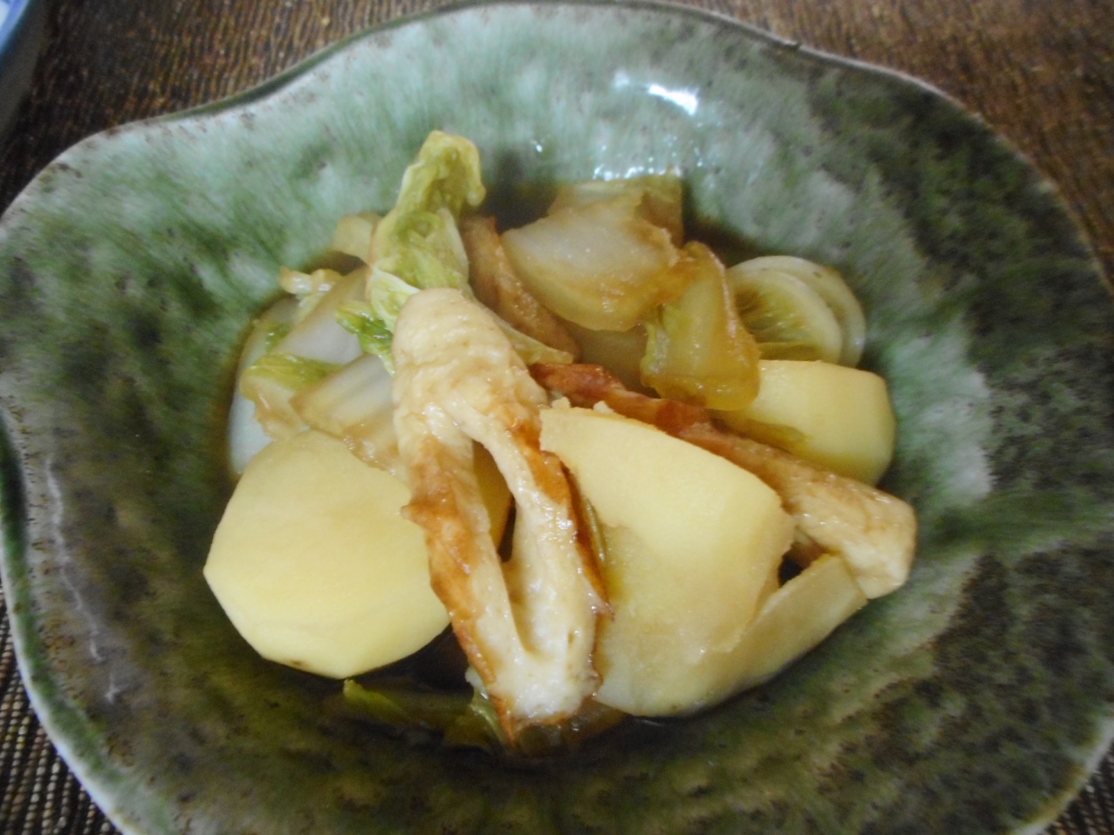 じゃが芋と白菜とチクワの煮物