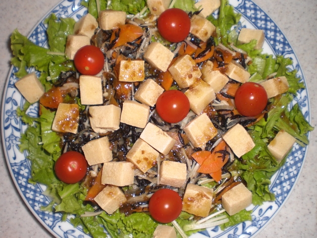 高野豆腐とヒジキのサラダ