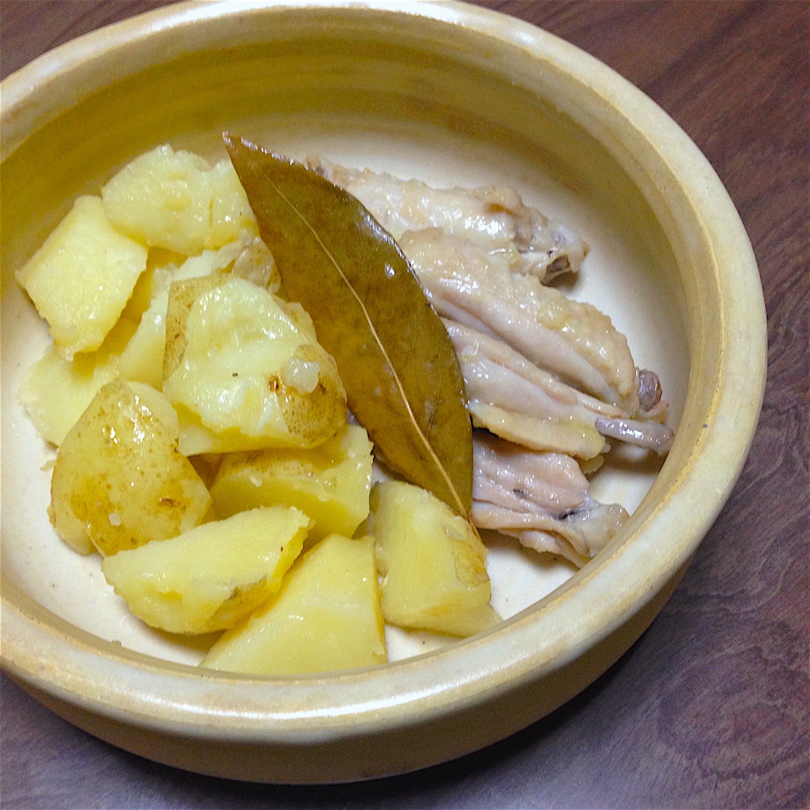 かんたんおつまみ♪手羽中とジャガイモの塩煮♪