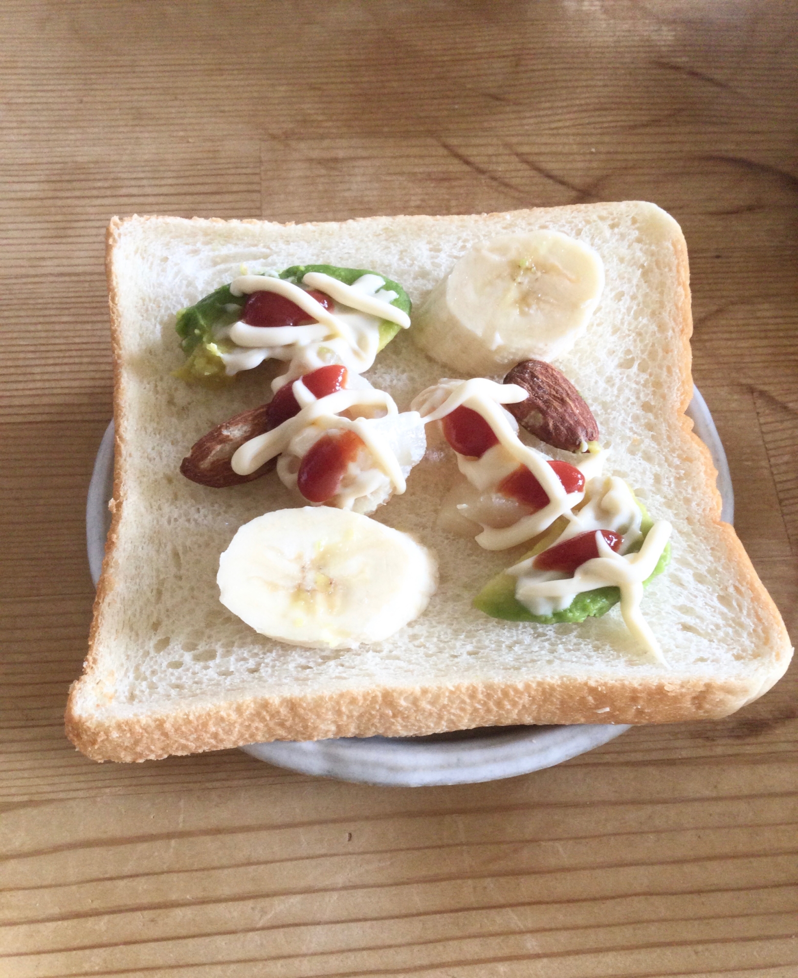 ホタテ貝柱ナッツアボカドバナナオープンサンド♪