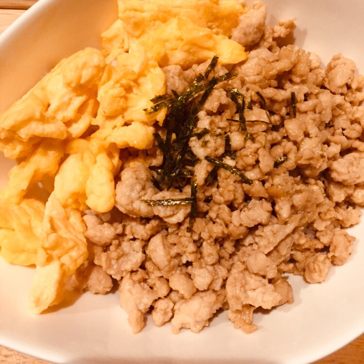 超初心者向け❤️卵と鳥のそぼろ丼