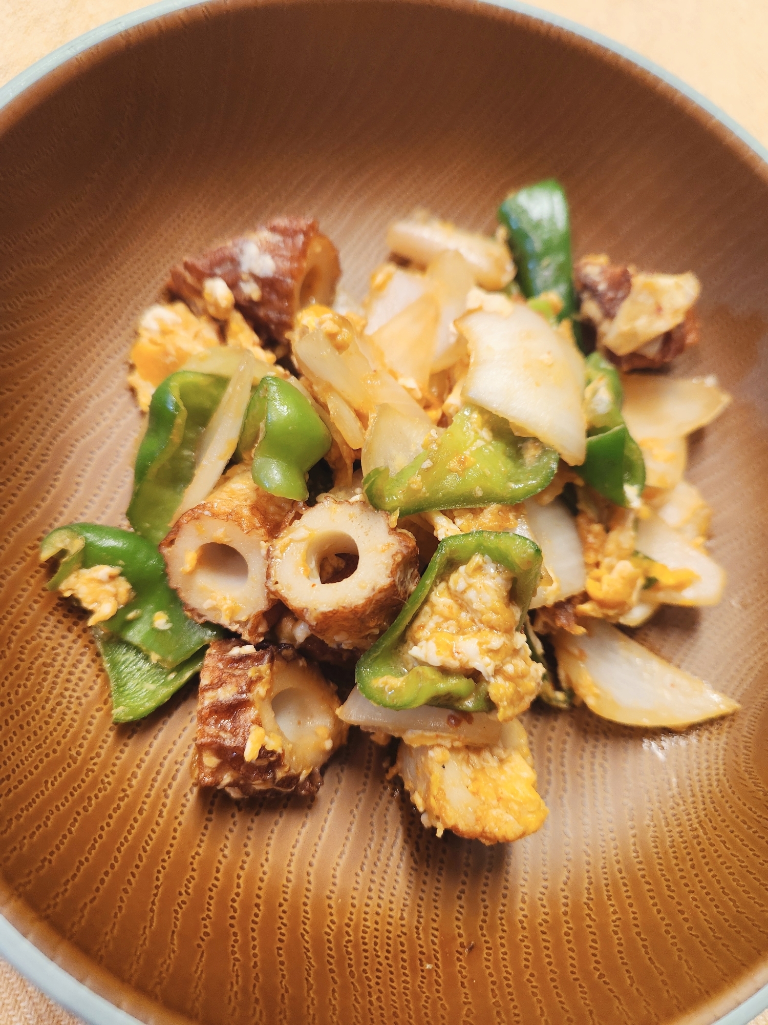 【おつまみ】竹輪と野菜の卵炒め